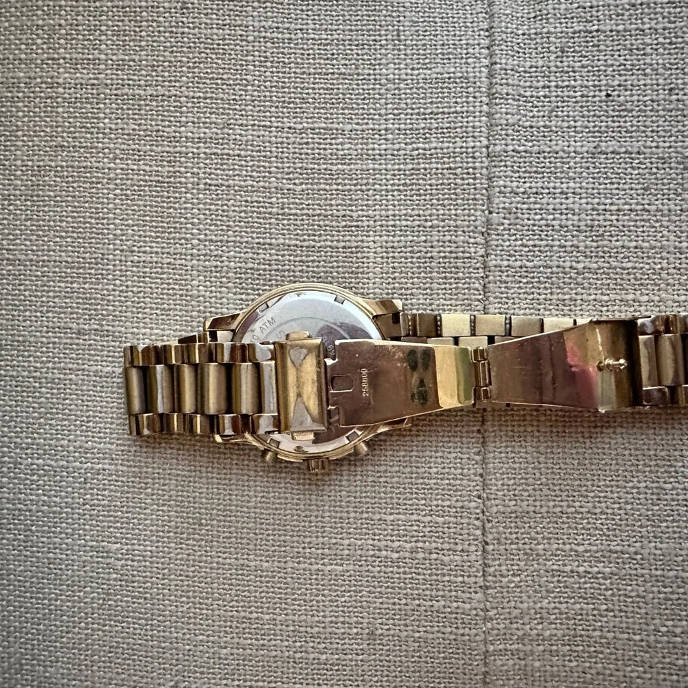 Men’s Michael Kors watch Gold - Picture 2 of 2